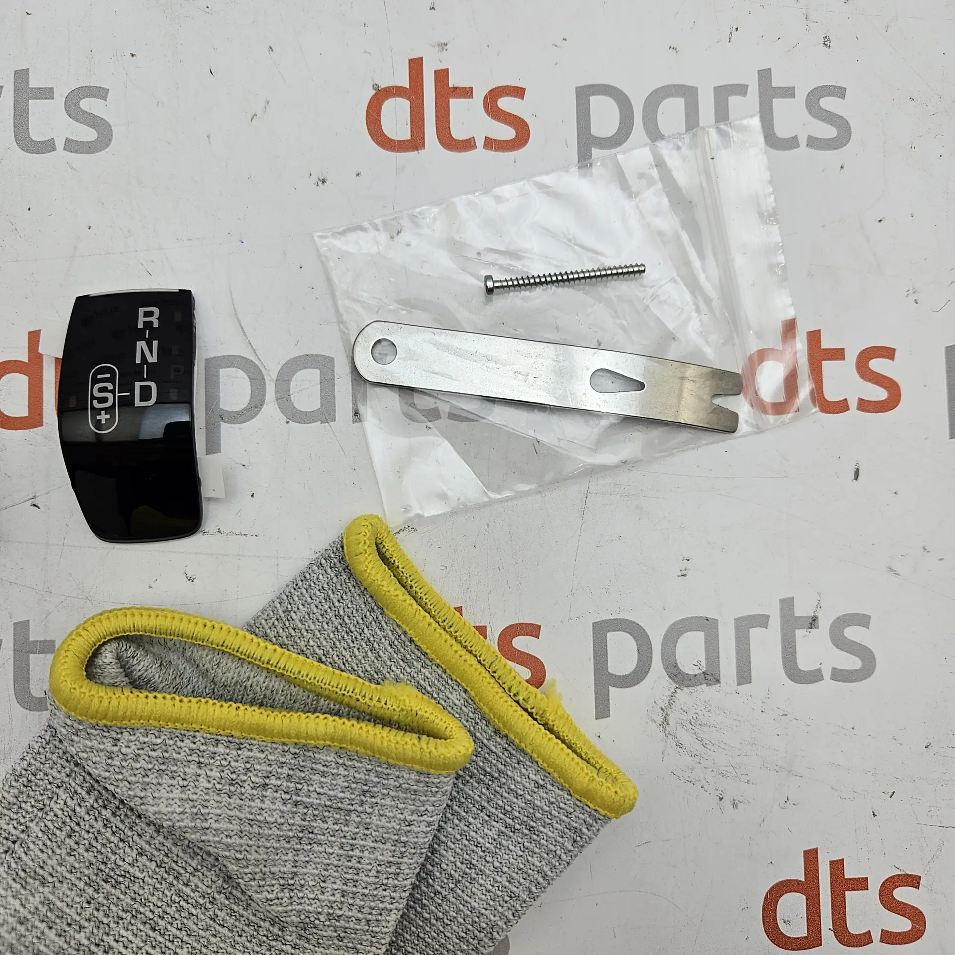 OEM Land Rover LR117072 – gear lever selector release module kit