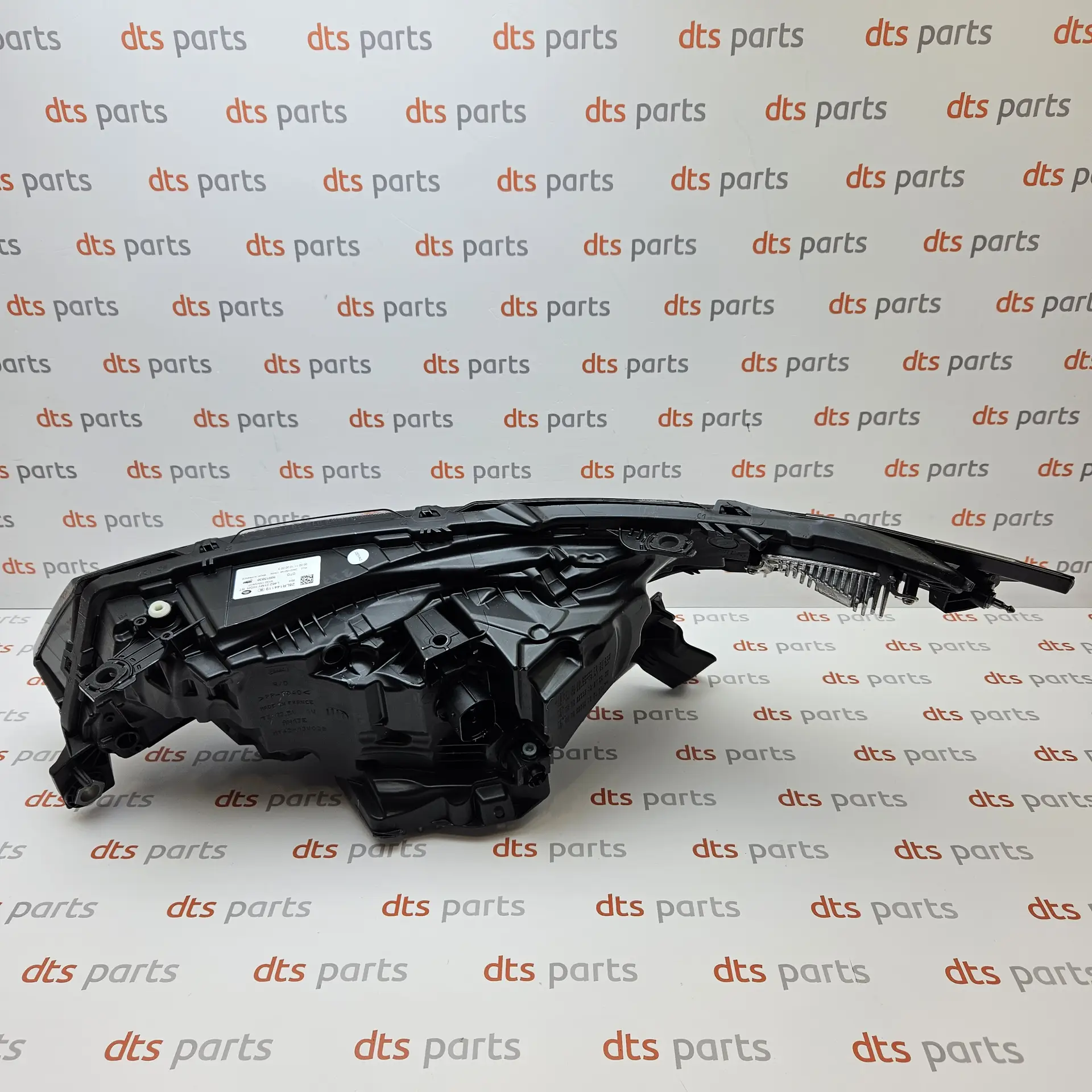 OEM Land Rover LR144119 – Front right full LED headlamp light assembly