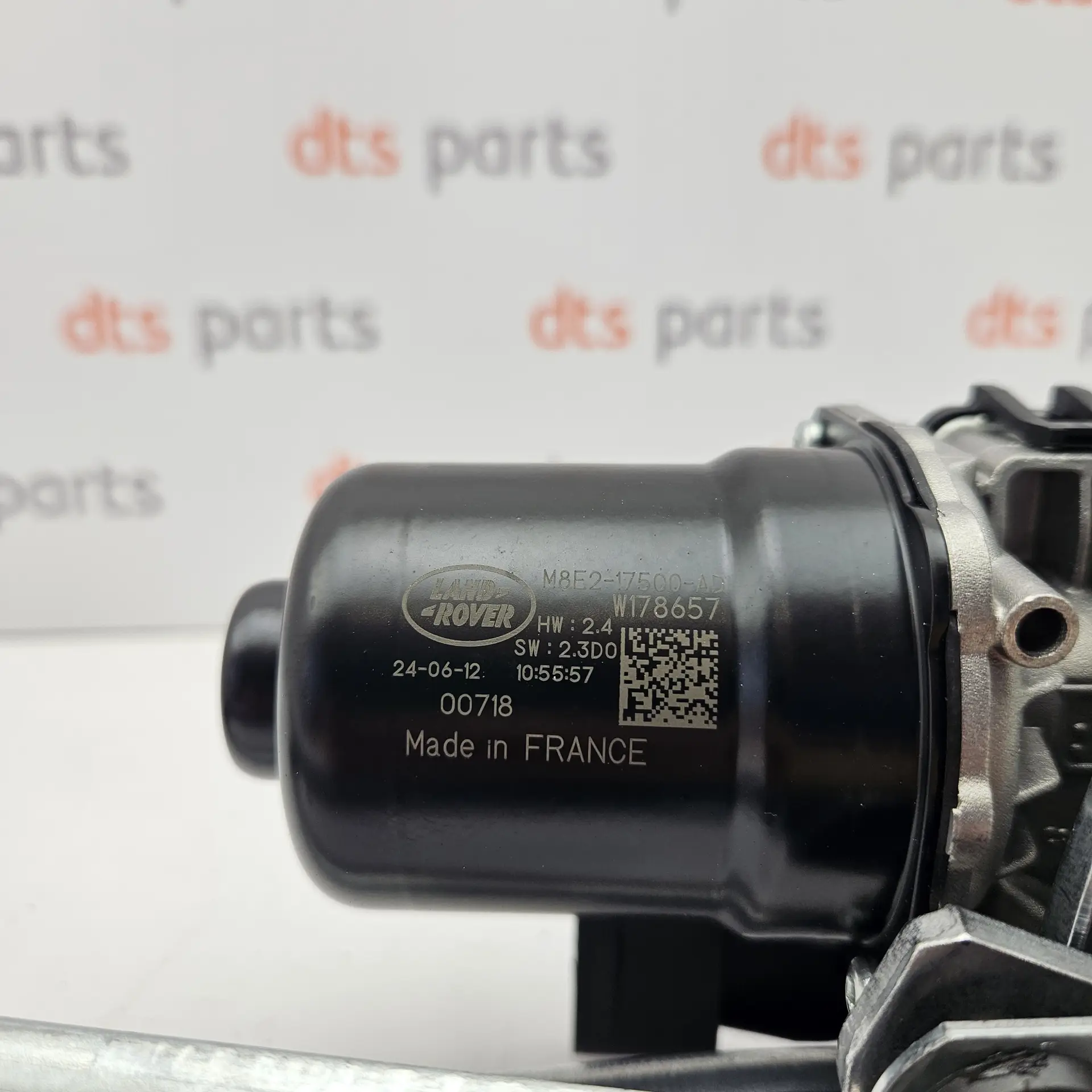 OEM Land Rover LR154118 – Front windshield wiper motor