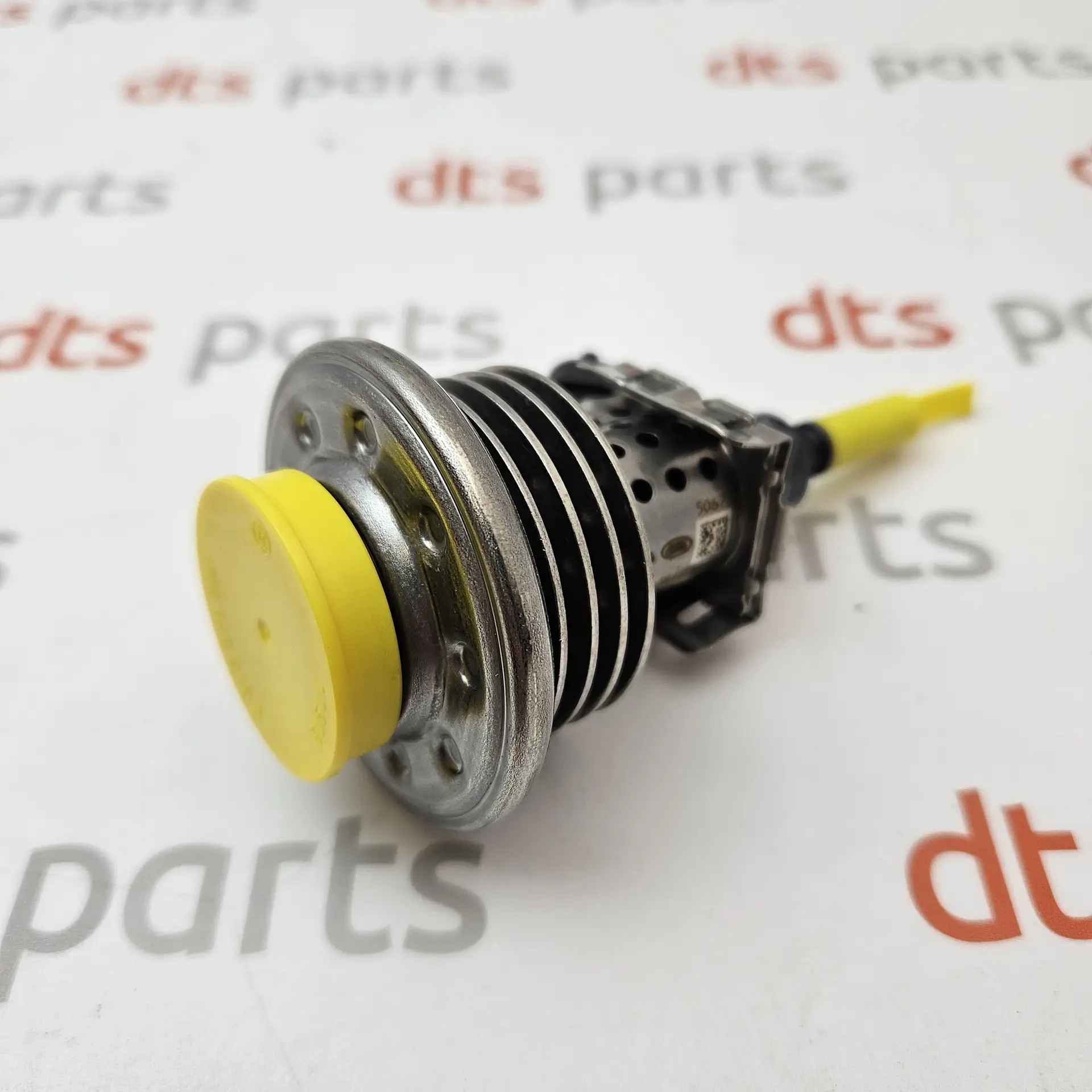 OEM Land Rover LR166795 – Diesel Exhaust Fluid (DEF) Injector = AdBlue injector