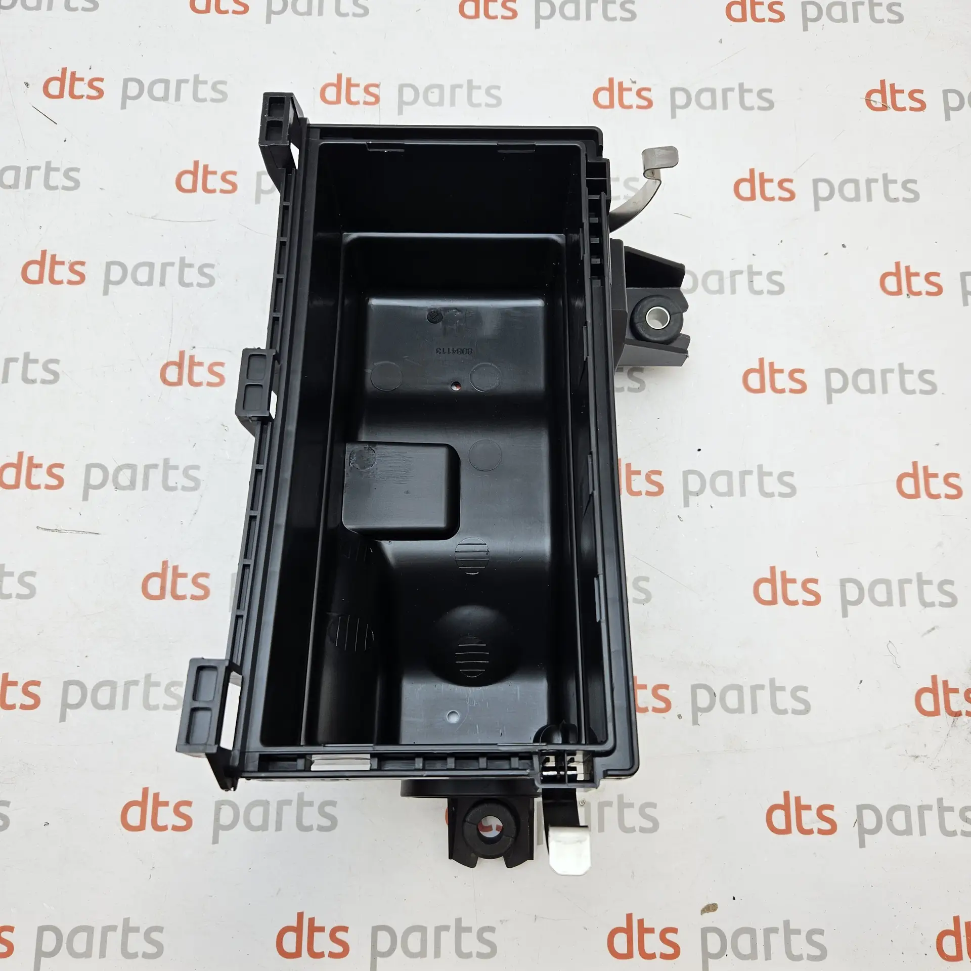 OEM Mitsubishi MN130292 – Engine air cleaner housing filter box assembly