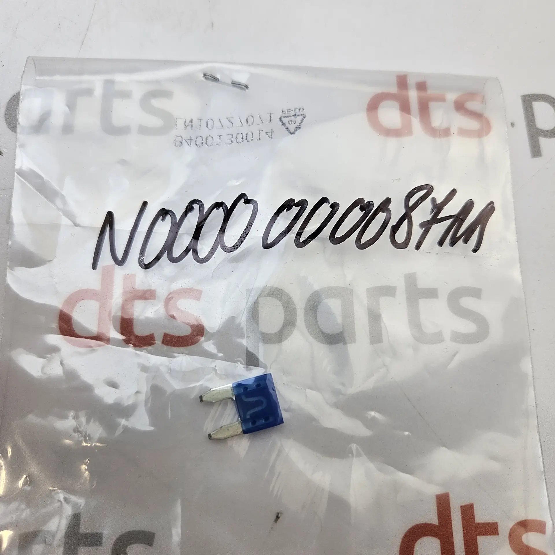 OEM Mercedes N000000008711 – Mini blade fuse