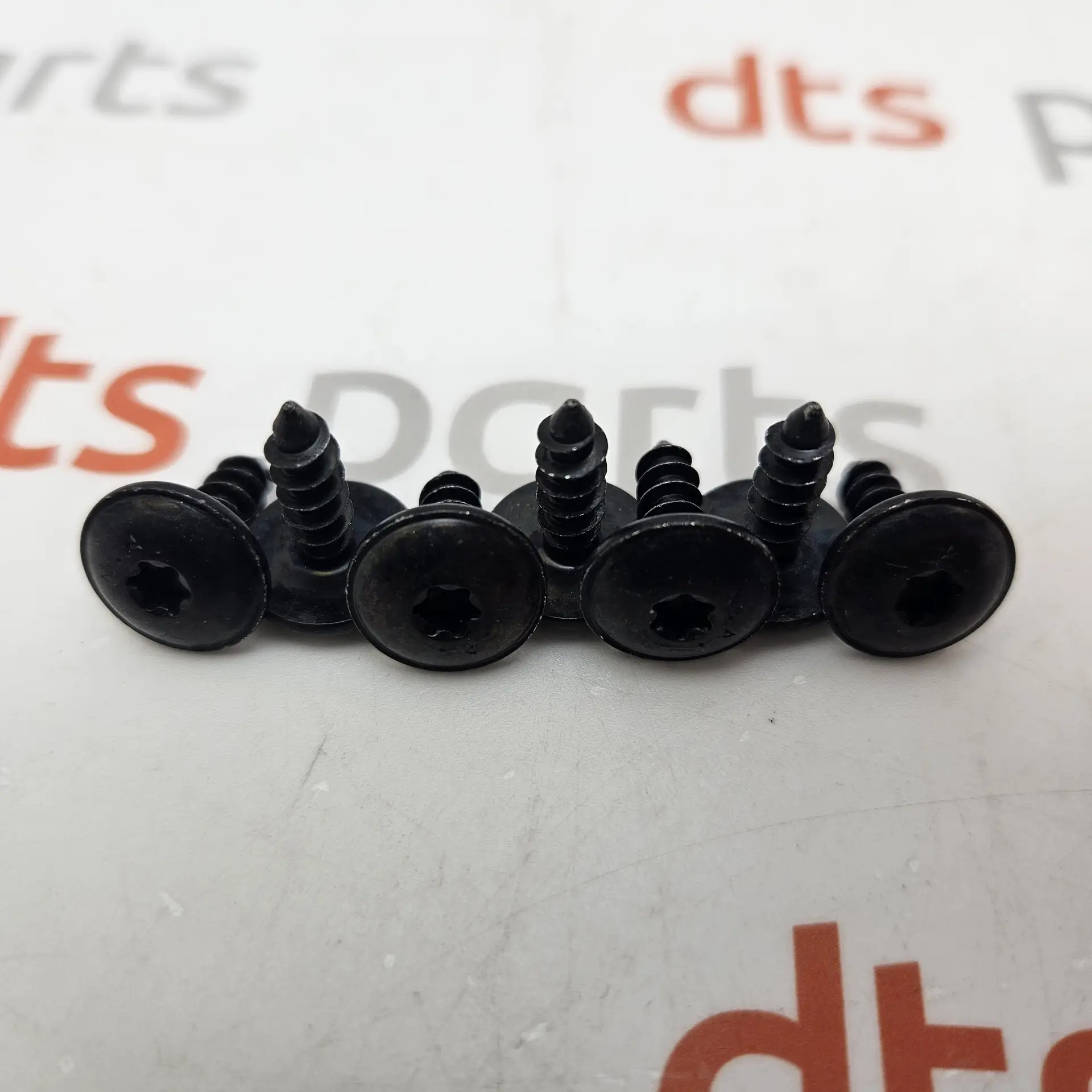 OEM Volkswagen N90974701 – M5x16 screws