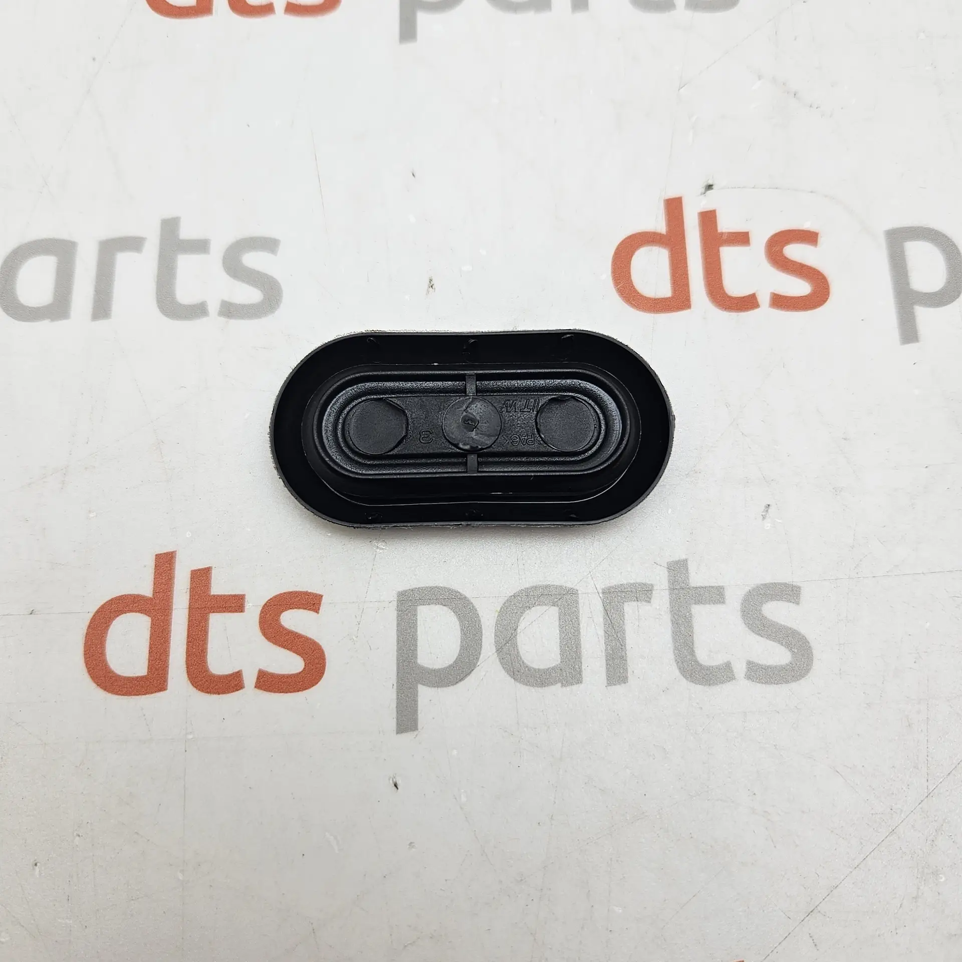OEM Volkswagen N91055001 – Underfloor grommet cover