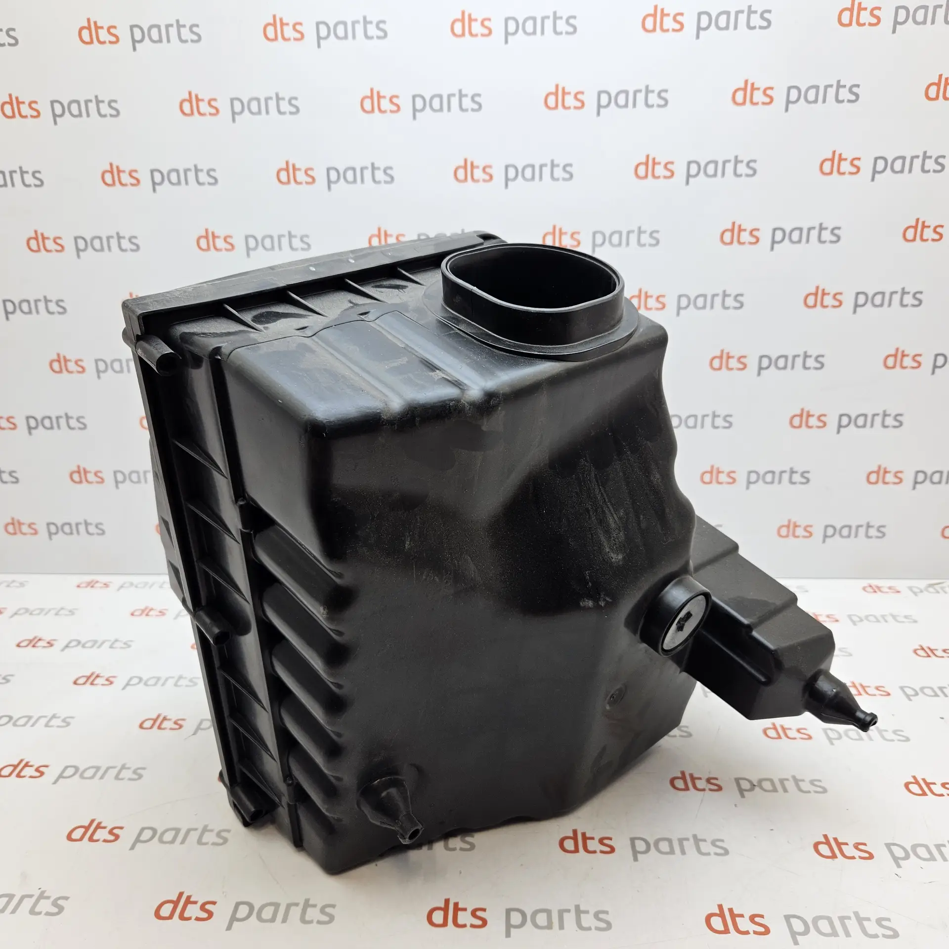 OEM Land Rover PHB500182 – AIR CLEANER ASSY 3.0L DIESEL-DISCOVERY 4 RANGE ROVER SPORT