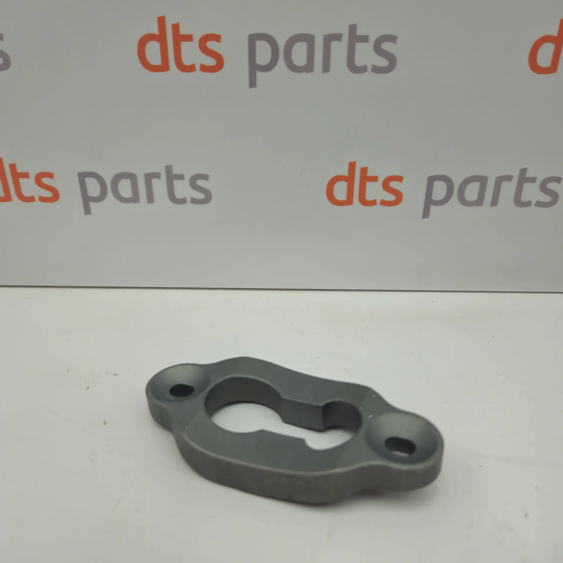 OEM Mazda SH0113H75A – Fuel injector bracket