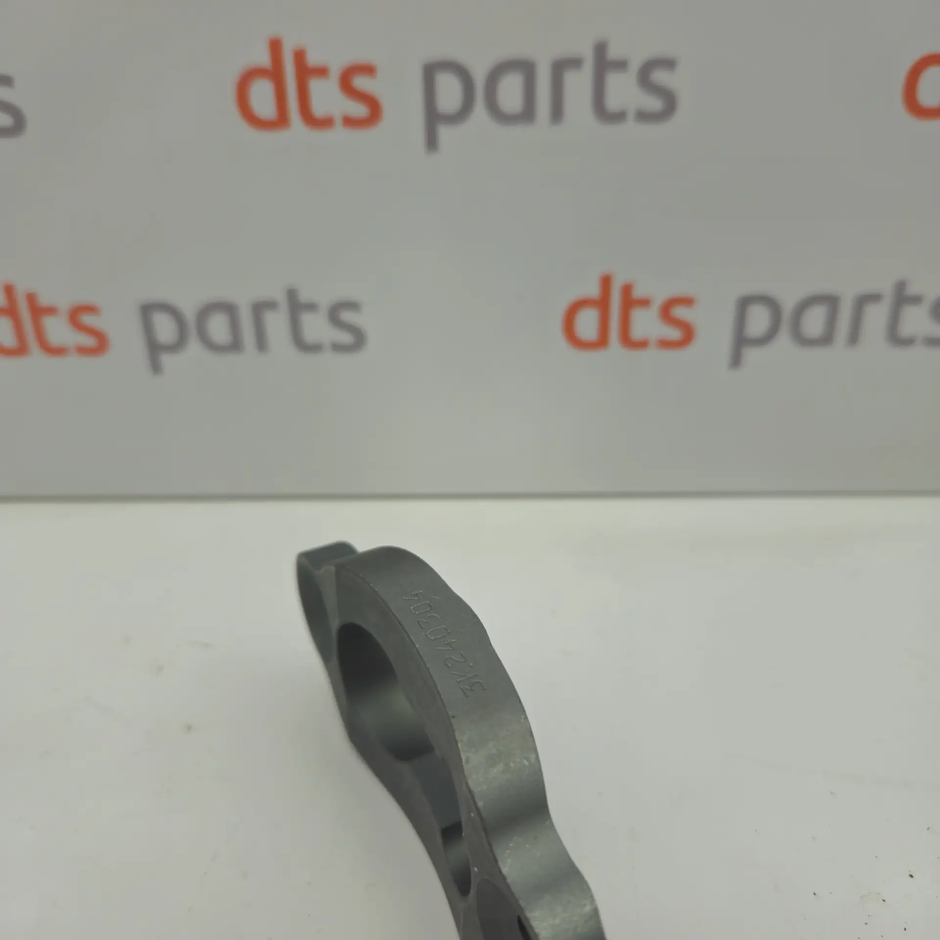 OEM Mazda SH0113H75A – Fuel injector bracket