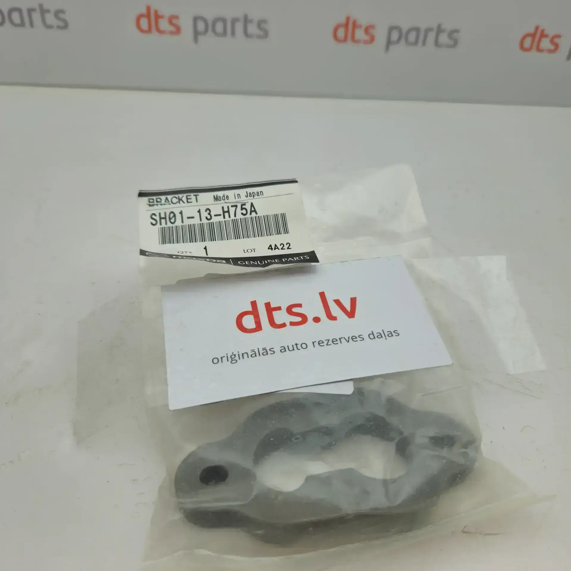 OEM Mazda SH0113H75A – Fuel injector bracket