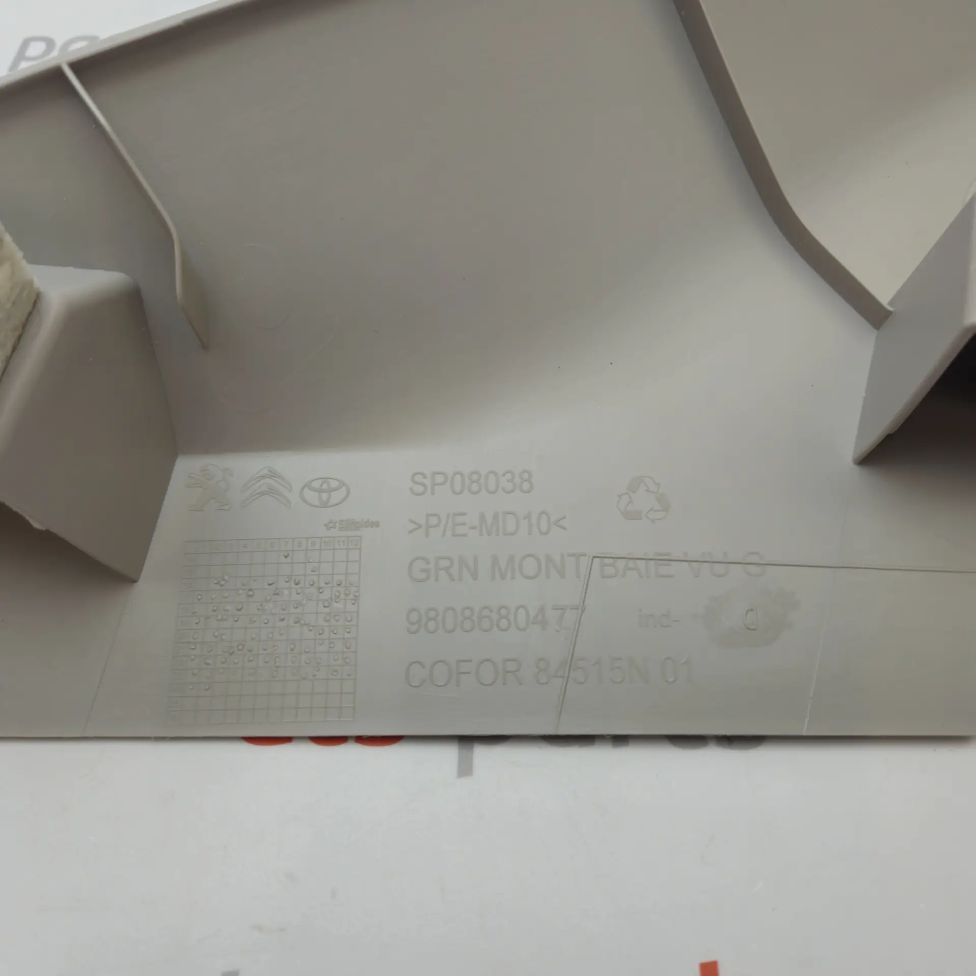 OEM Toyota/Lexus SU001A4195 – A-pillar interior trim panel
