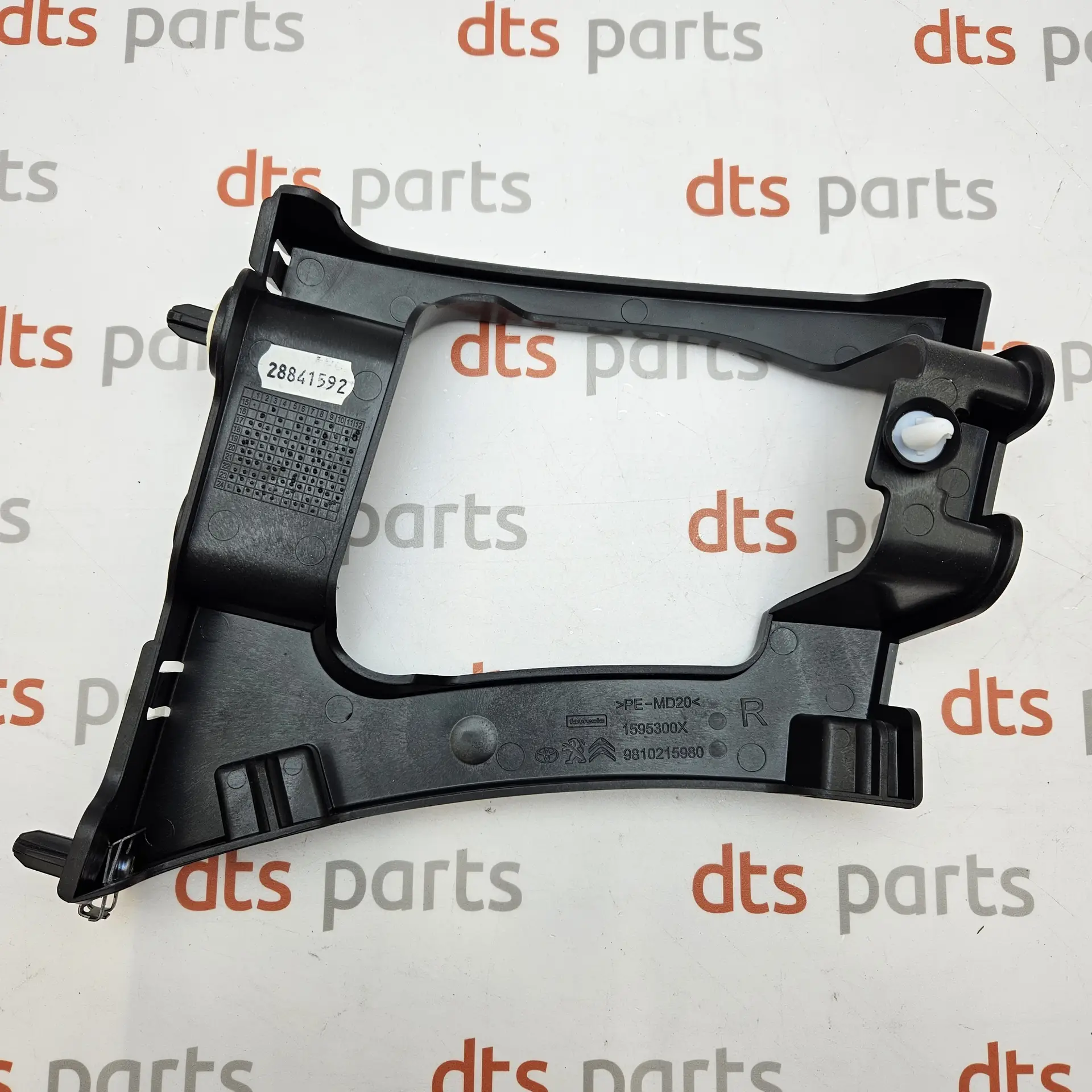 OEM Toyota SU001A4396 – Rear left bumper bracket