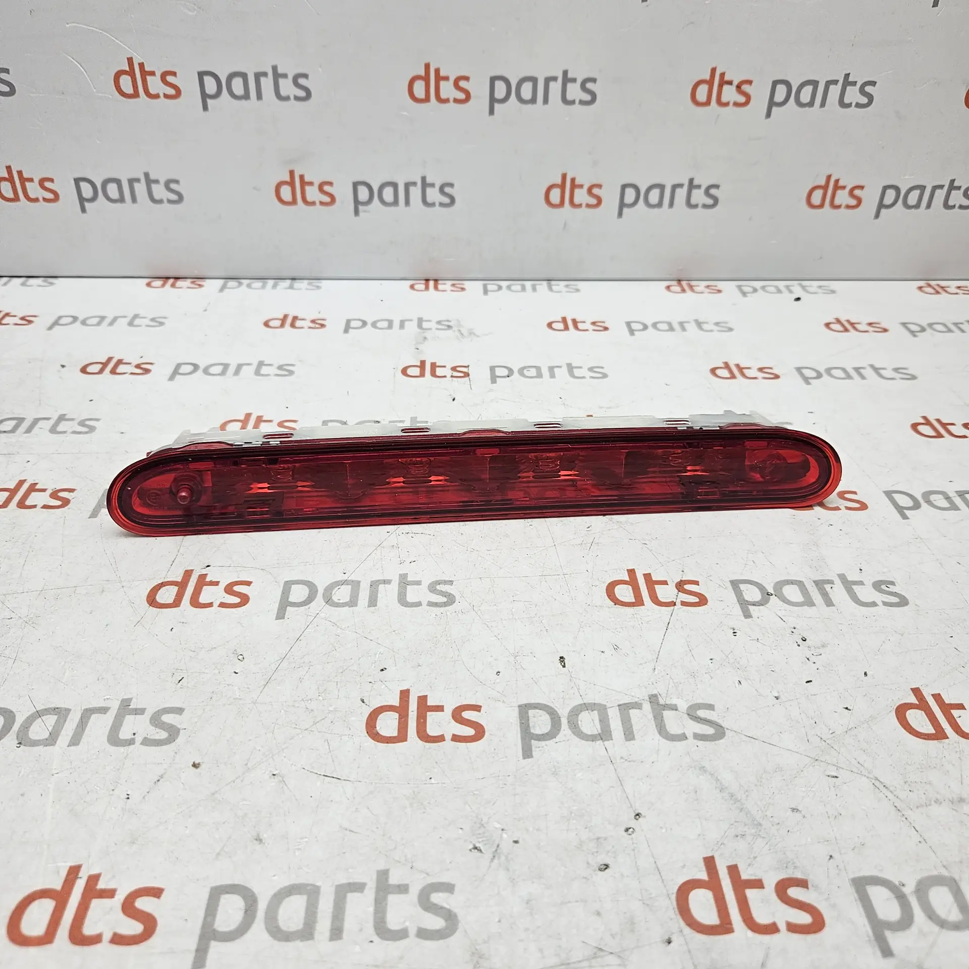 OEM Toyota SU001A4480 – High-mounted third brake light assembly