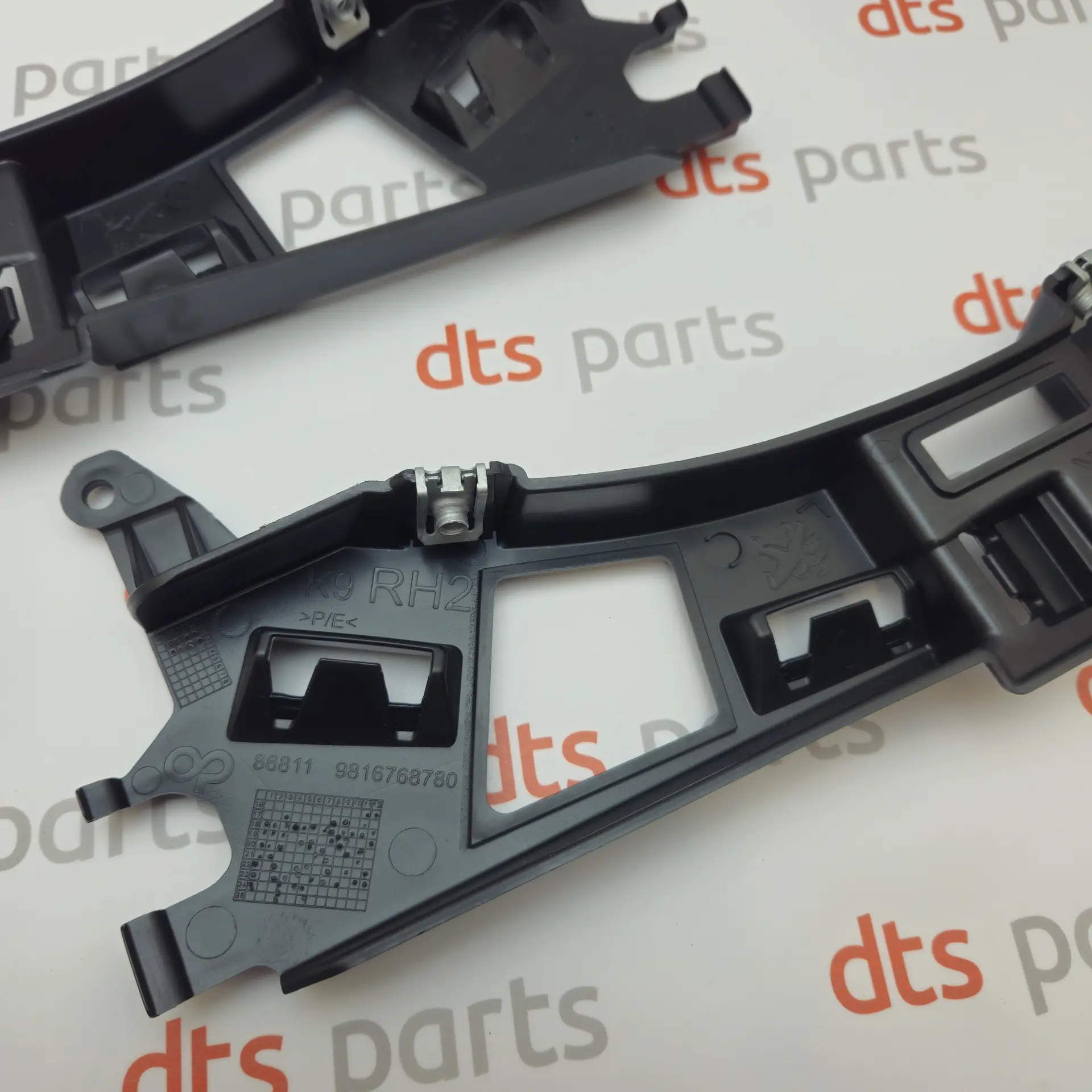 OEM Toyota/Lexus SU001A8770 – Rear bumper support bracket