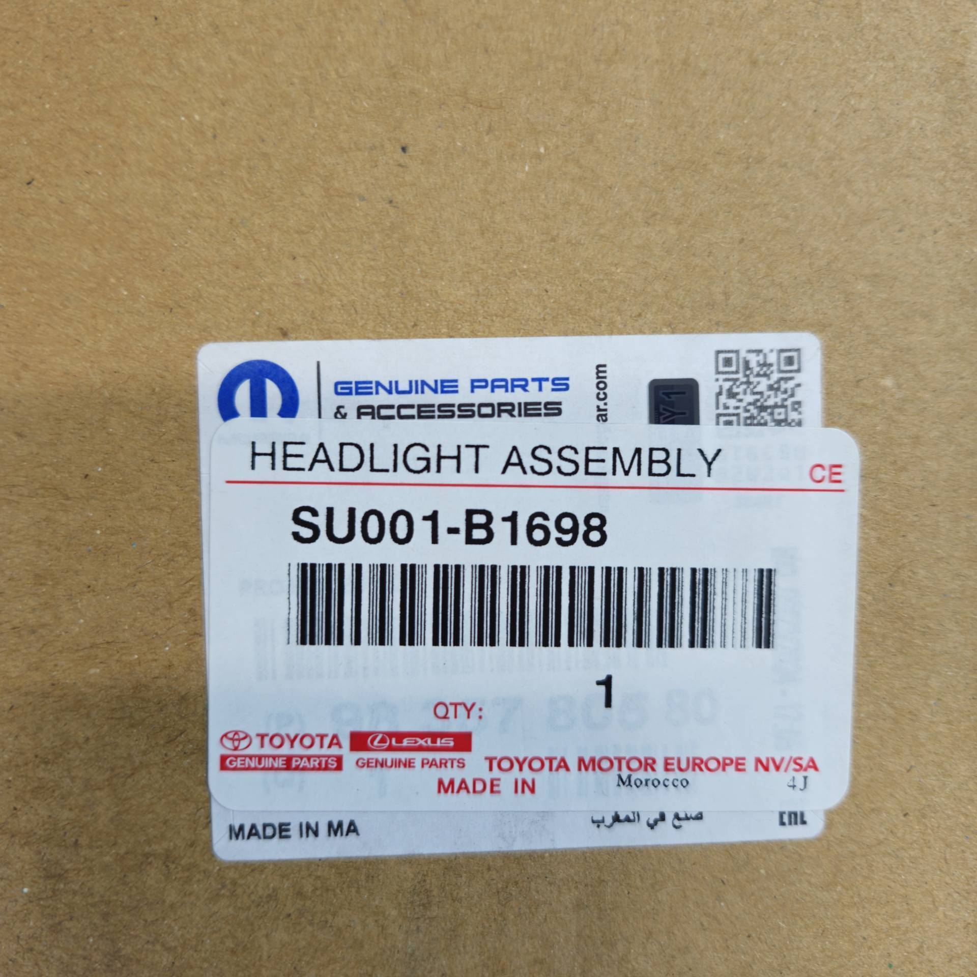 OEM Toyota/Lexus SU001B1698 – Front right headlight