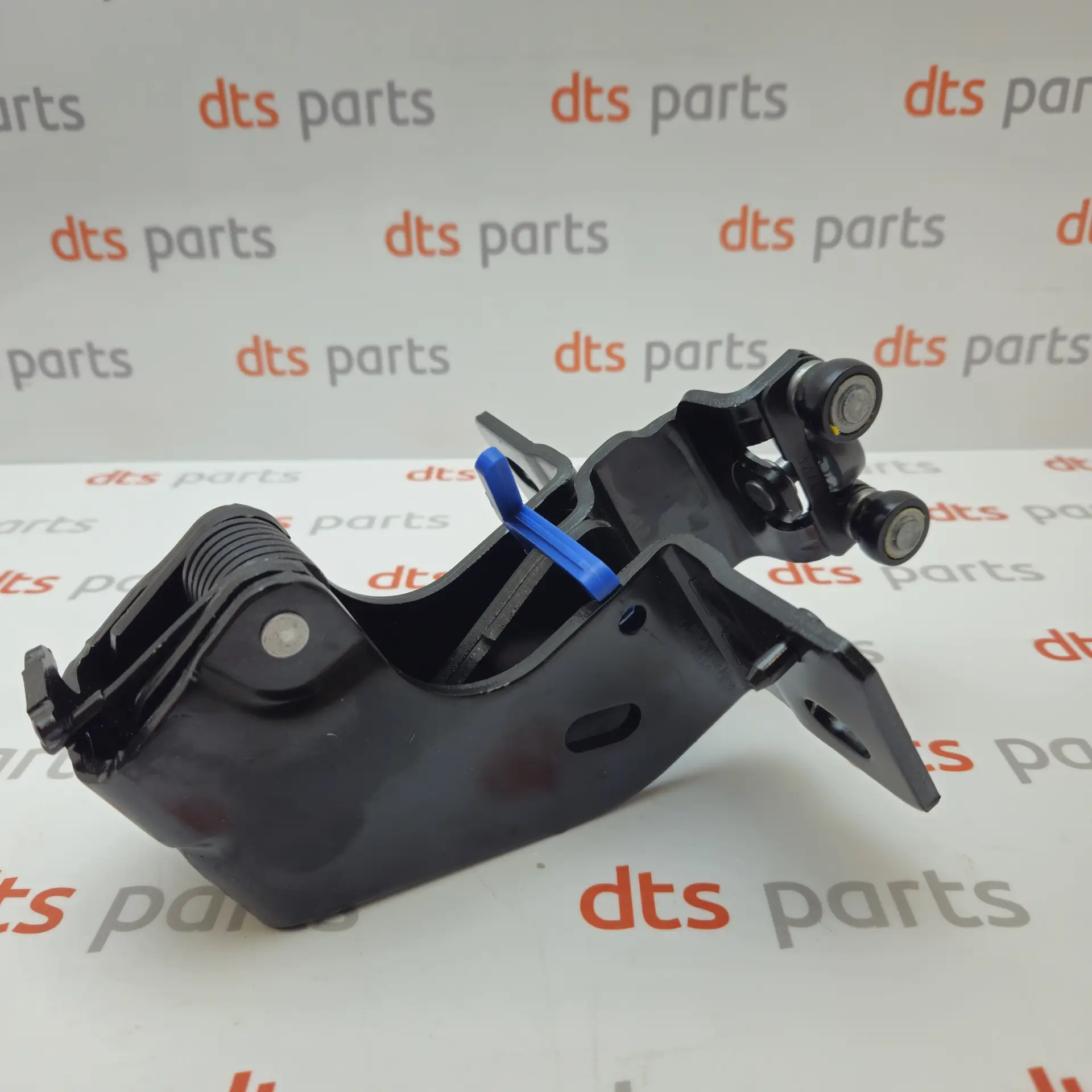 OEM Toyota/Lexus SU001B2899 – Sliding door roller guide