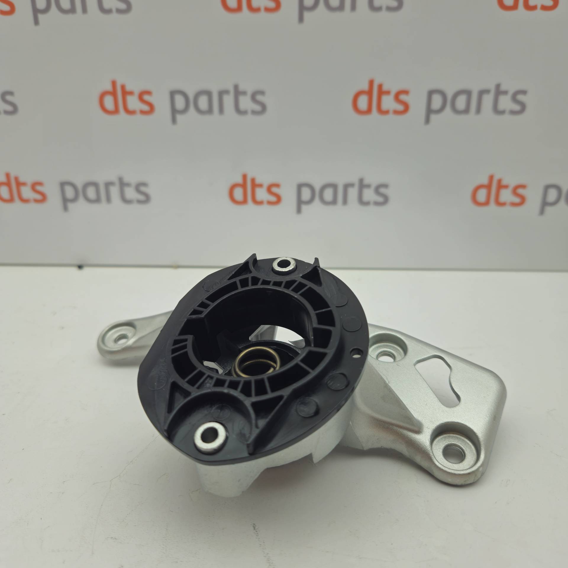 OEM Toyota/Lexus SU001B4003 – Right armrest bracket