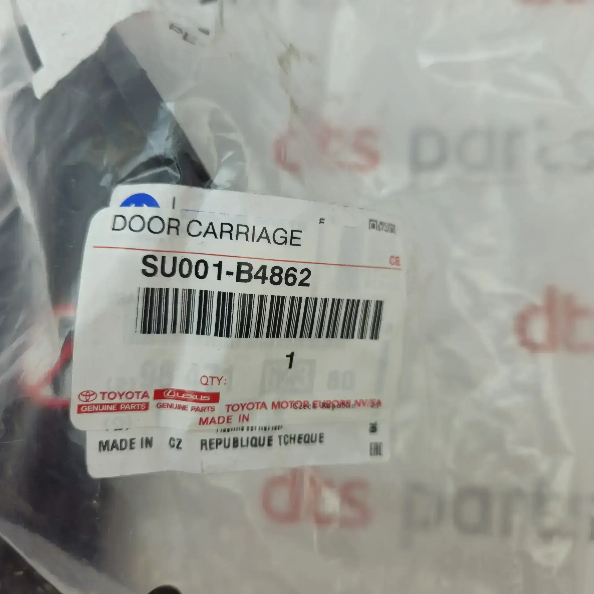 OEM Toyota/Lexus SU001B4862 – Sliding door roller guide