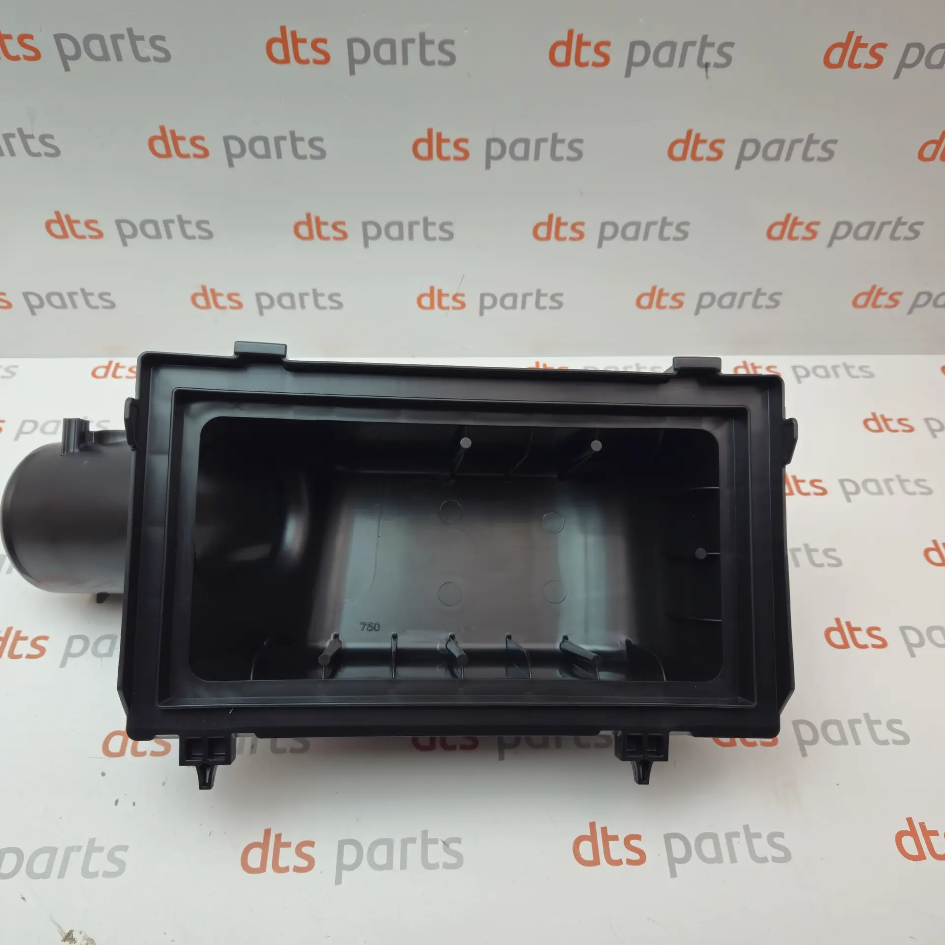 OEM Toyota SU00309558 – Air intake box