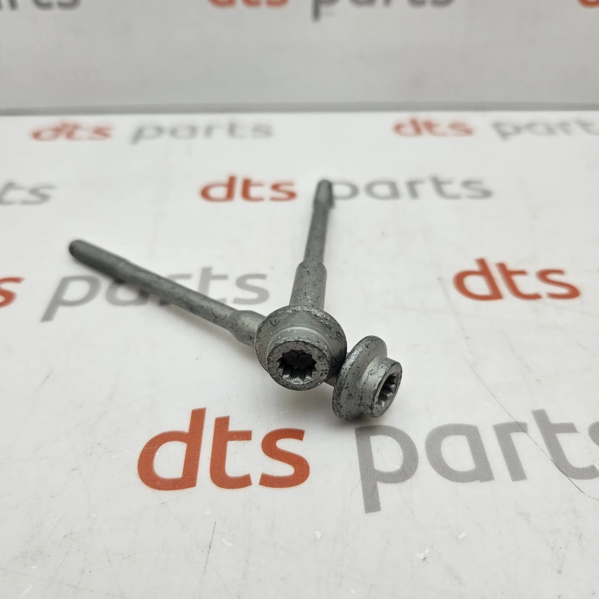 OEM Volkswagen WHT004923B – Injector clamp bolt