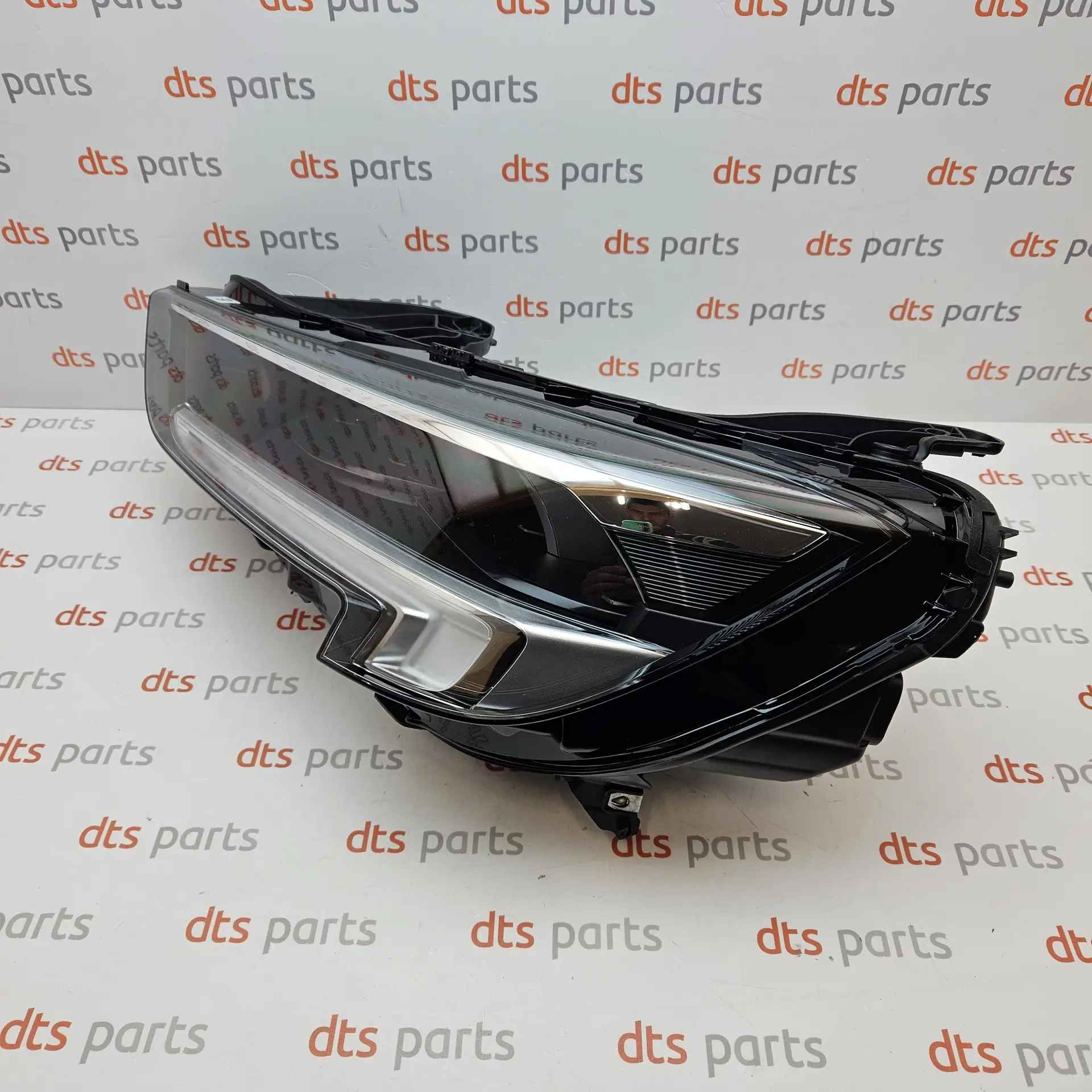 OEM Opel YR00141580 – Front left LED headlight